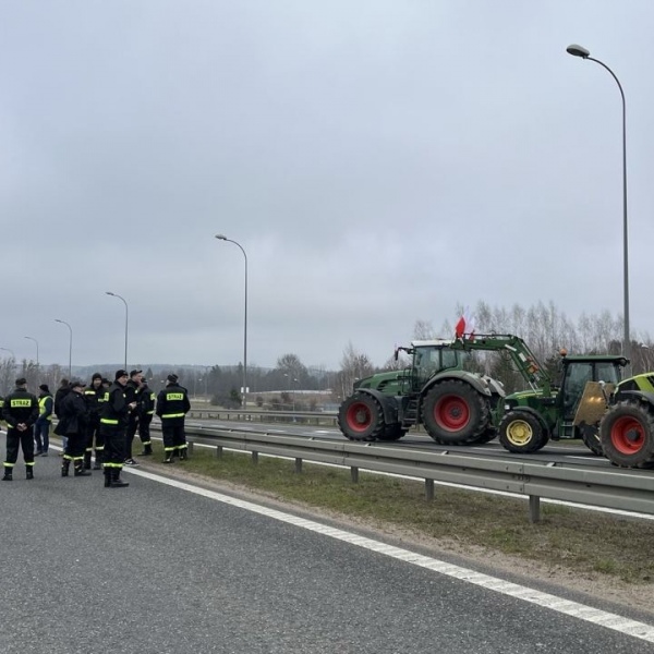В Польше протестующие фермеры заблокировали выезда из крупных городов